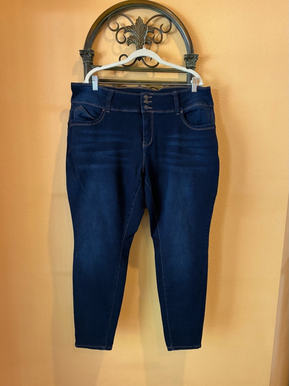 Royalty amid Rise Skinny Jeans